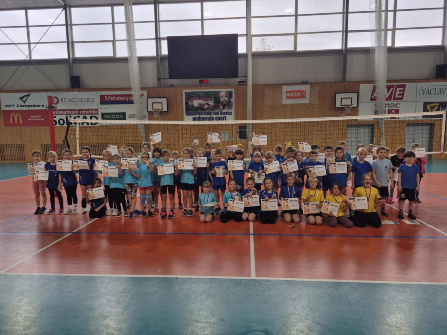 První kolo krajského minivolejbalu